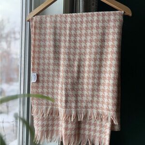 Lulla Collection Pink & White Houndstooth Scarf – Very Soft